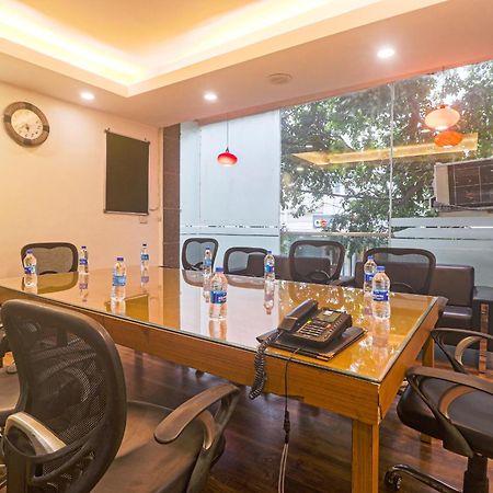 Hotel Sizzling Starr New Delhi Exterior photo