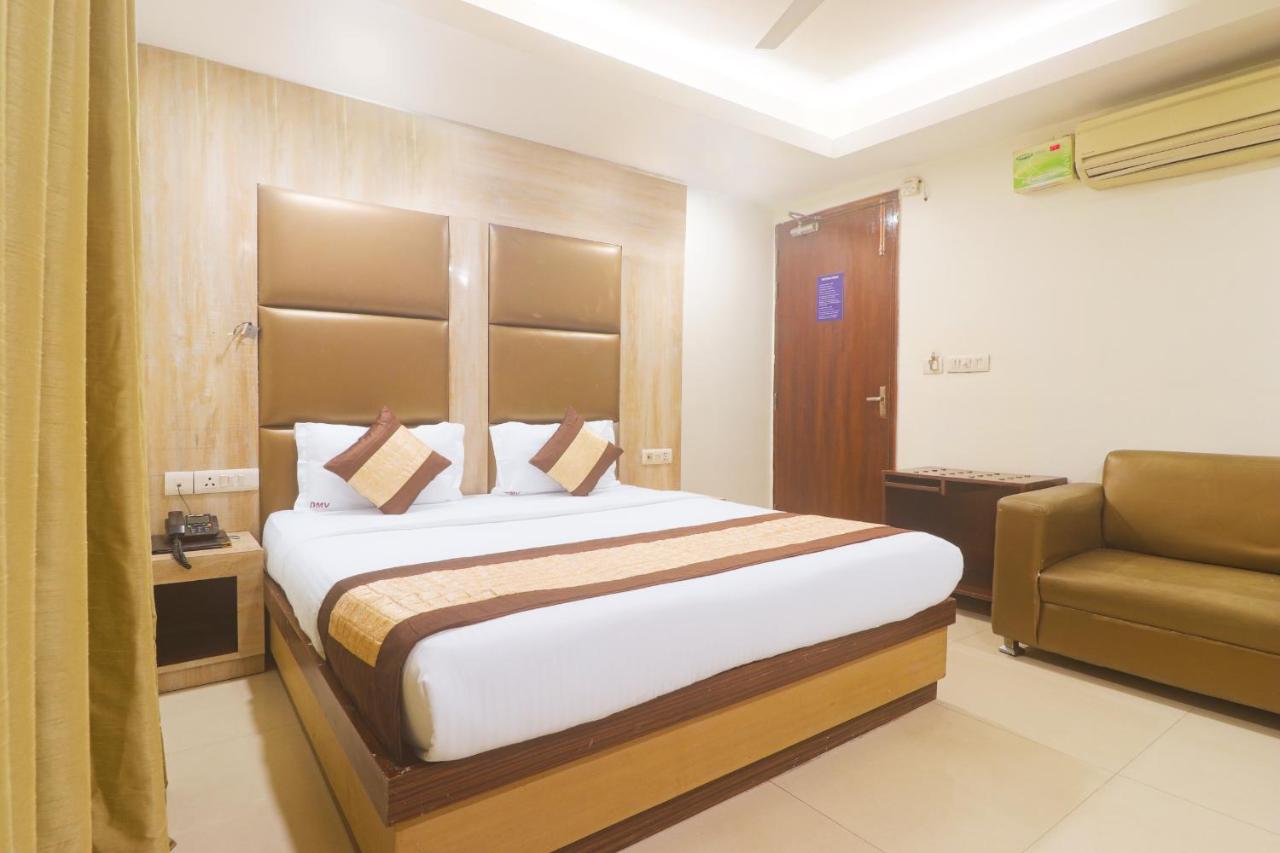 Hotel Sizzling Starr New Delhi Exterior photo
