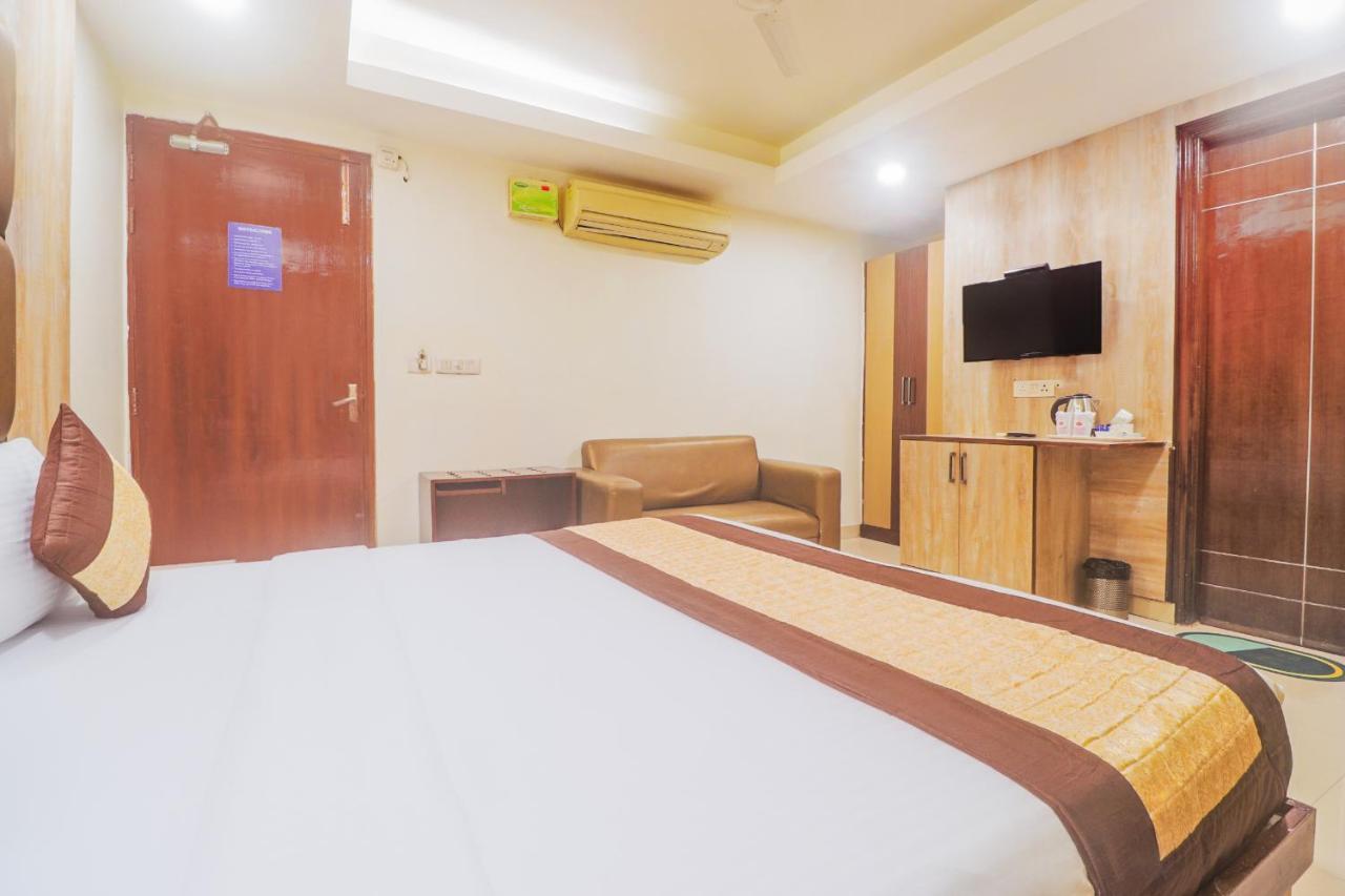 Hotel Sizzling Starr New Delhi Exterior photo