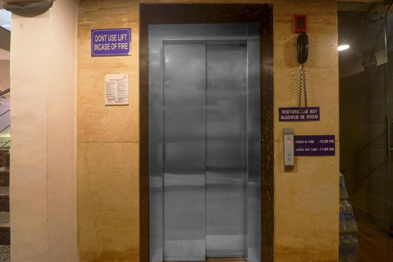 Hotel Sizzling Starr New Delhi Exterior photo